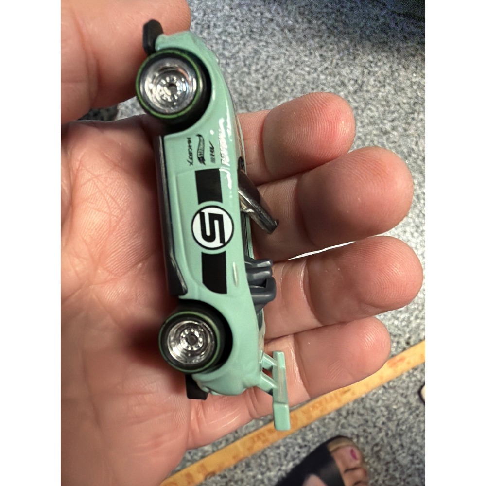 Hot Wheels 2015 Mazda MX-5 Miata DHP05 Seafoam Green Real Riders 1:64 JDM Car